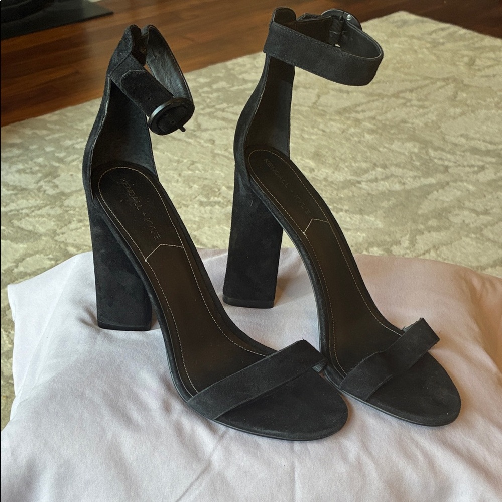 Kendall & Kylie Charcoal Block Heel Sandals